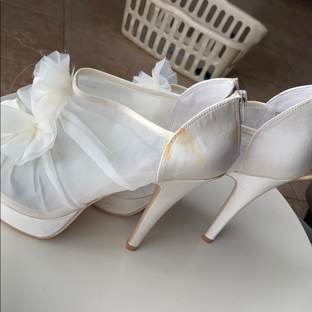 Vera Wang - Picture 4 of 6